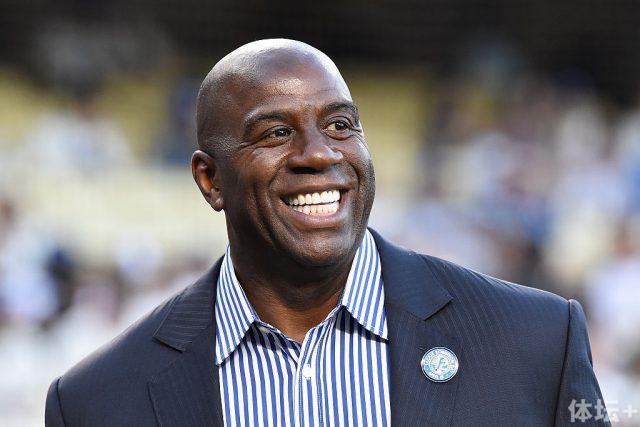 周琦16+17广东胜江苏 高诗岩26+10山东负同曦