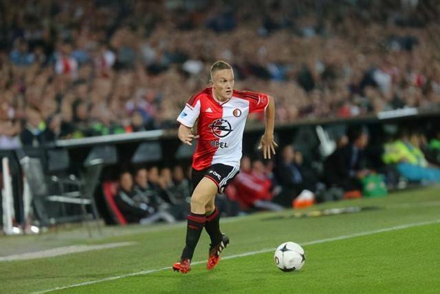 雷霆力克卫冕冠军豪取15连胜 鹈鹕轻取奇才